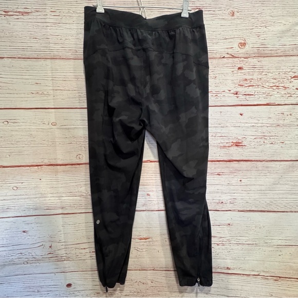 Lululemon Adapted State Jogger 28" in Heritage 365 Camo Deep Coal Multi Sz 10 - Picture 9 of 15